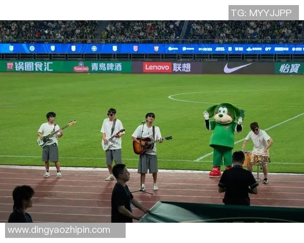 从对立到热爱黑转粉足球明星的逆袭之路与球迷情感的变化